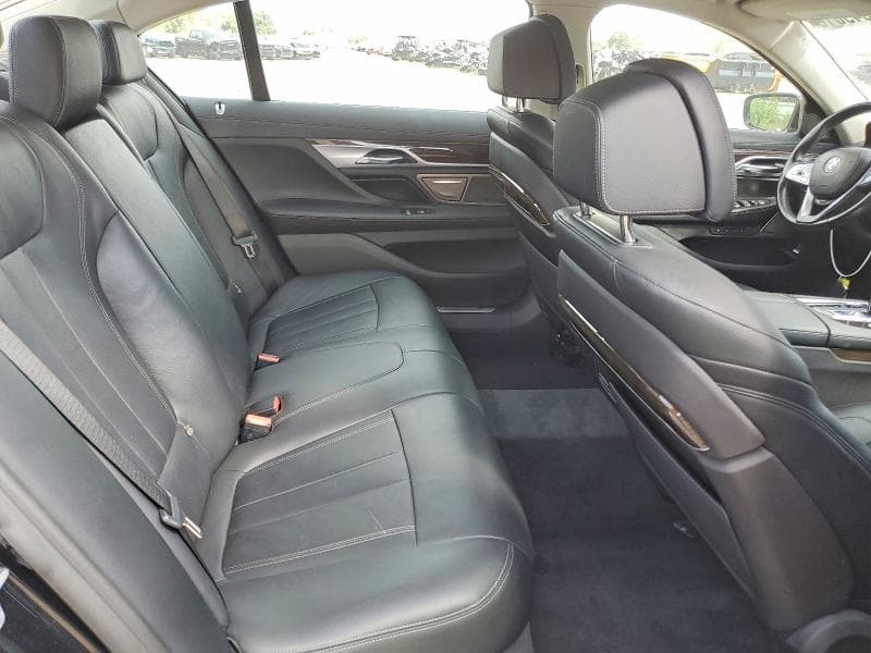 2020 BMW 740 XI 10