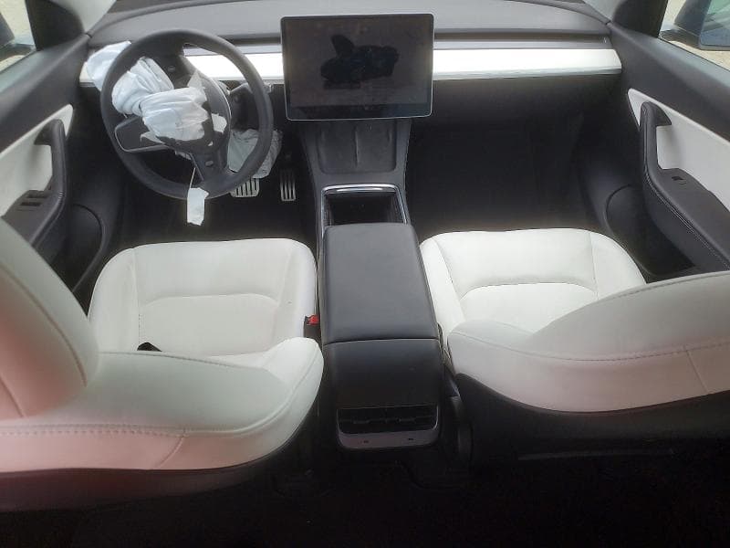 2022 TESLA MODEL Y 8