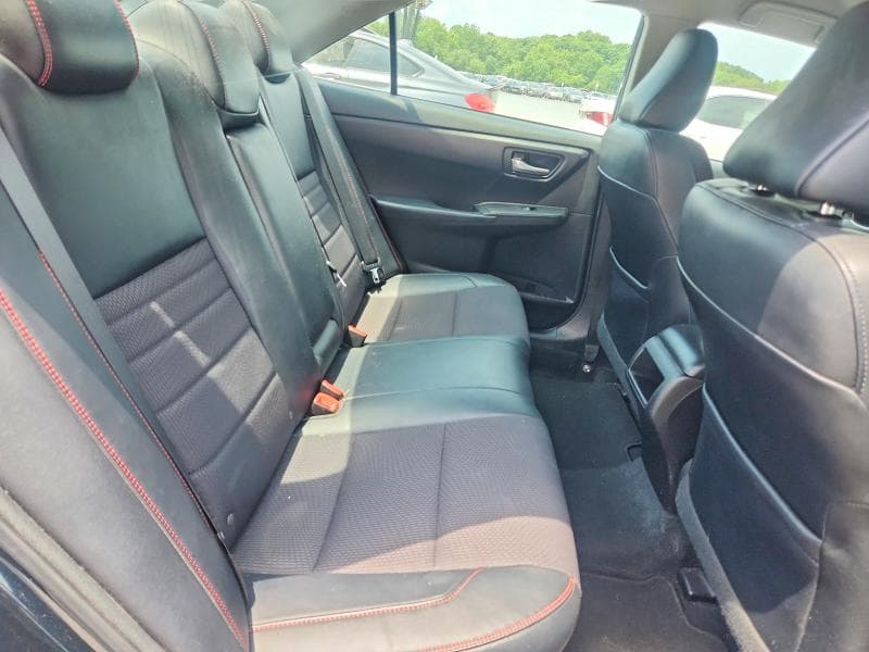 2017 TOYOTA CAMRY SE 10