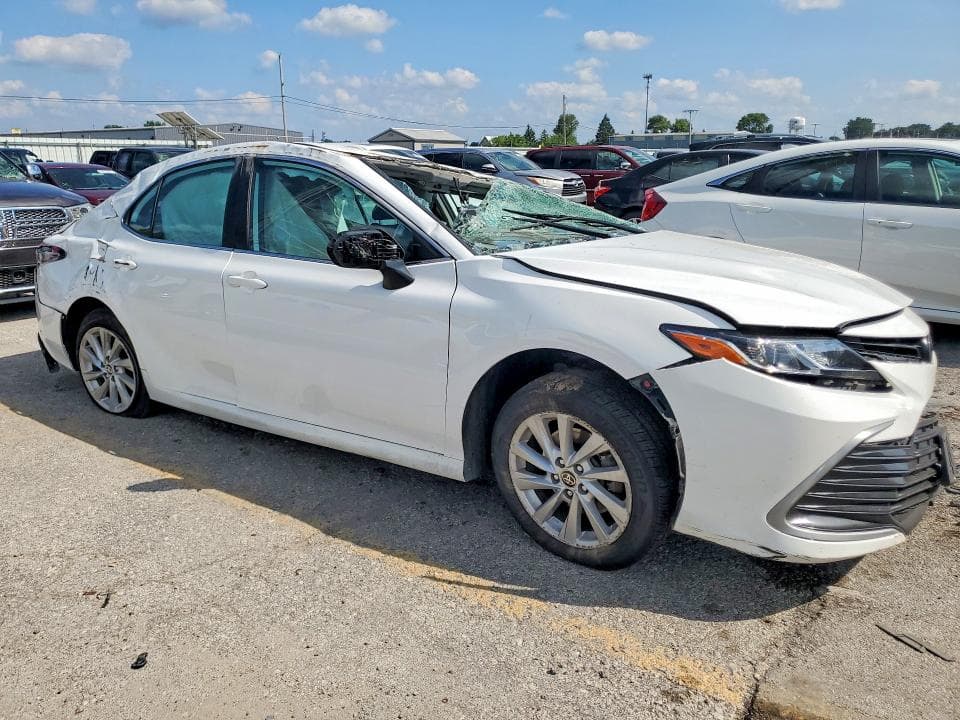 2022 TOYOTA CAMRY LE 4
