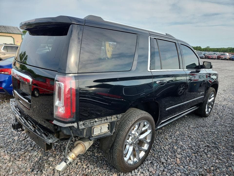 2017 GMC YUKON DENALI 3