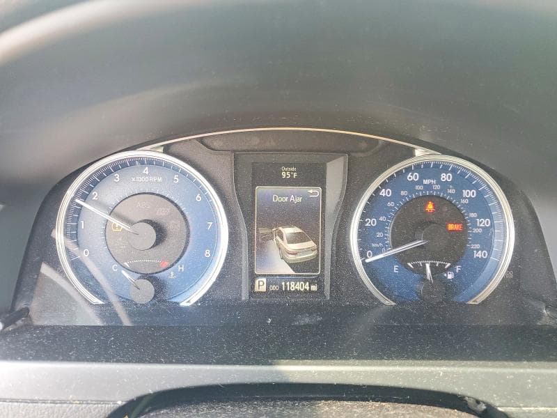 2017 TOYOTA CAMRY LE 9
