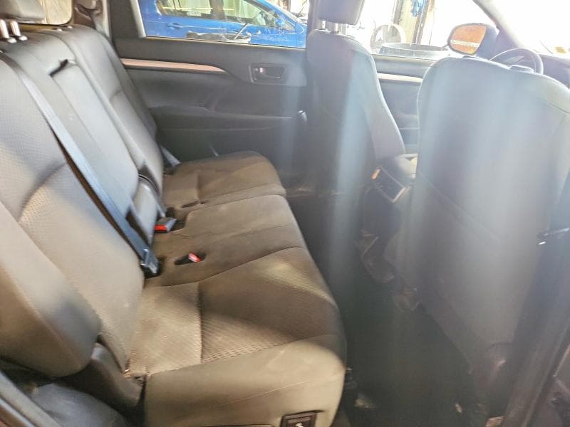 2018 TOYOTA HIGHLANDER LE 11