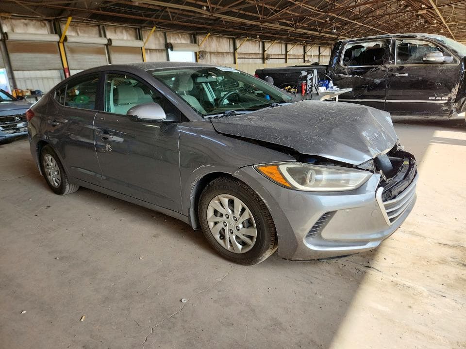 2017 HYUNDAI ELANTRA SE 4