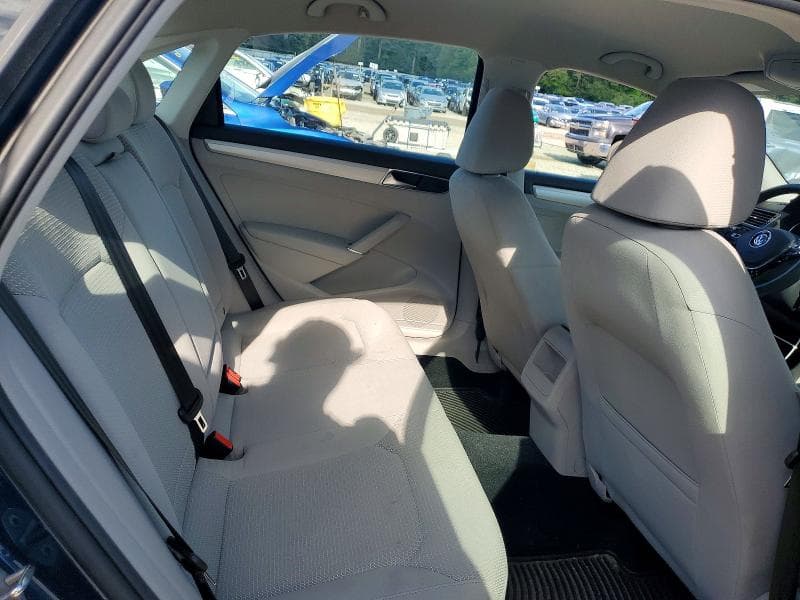 2018 VOLKSWAGEN PASSAT S 10