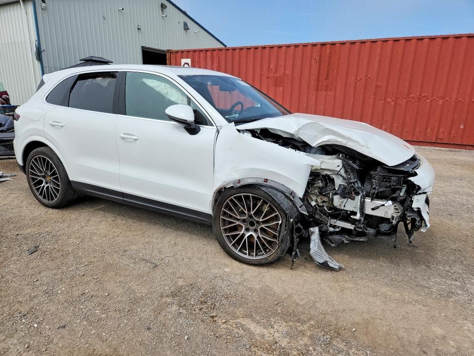2022 PORSCHE CAYENNE 4