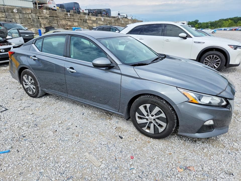 2019 NISSAN ALTIMA S 4