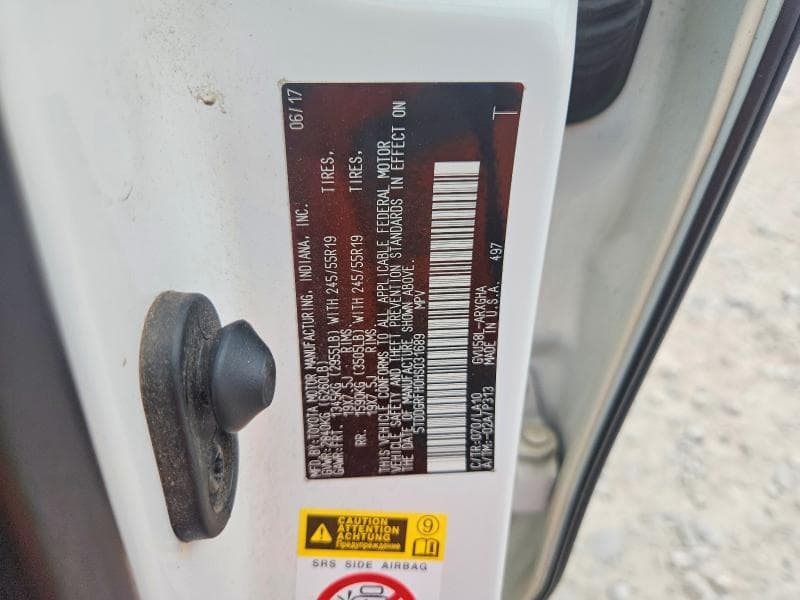 2017 TOYOTA HIGHLANDER HYBRID LIMITED PLATINUM 13
