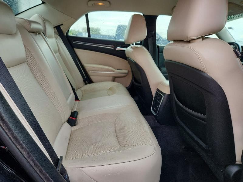 2018 CHRYSLER 300 LIMITED 10
