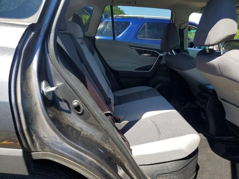 2019 TOYOTA RAV4 HYBRID XLE 11