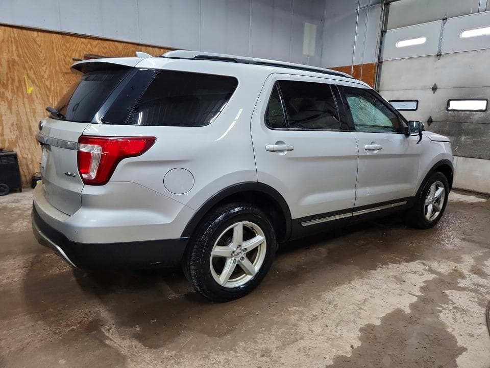 2017 FORD EXPLORER XLT 3