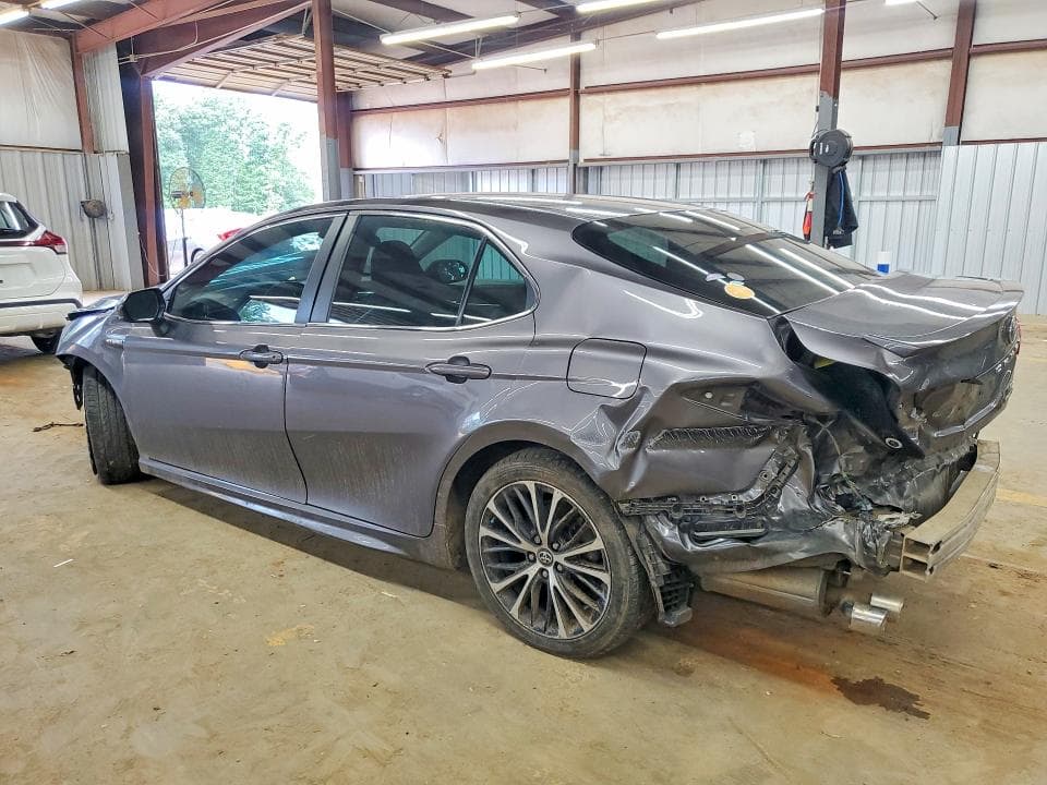 2018 TOYOTA CAMRY HYBRID SE 2