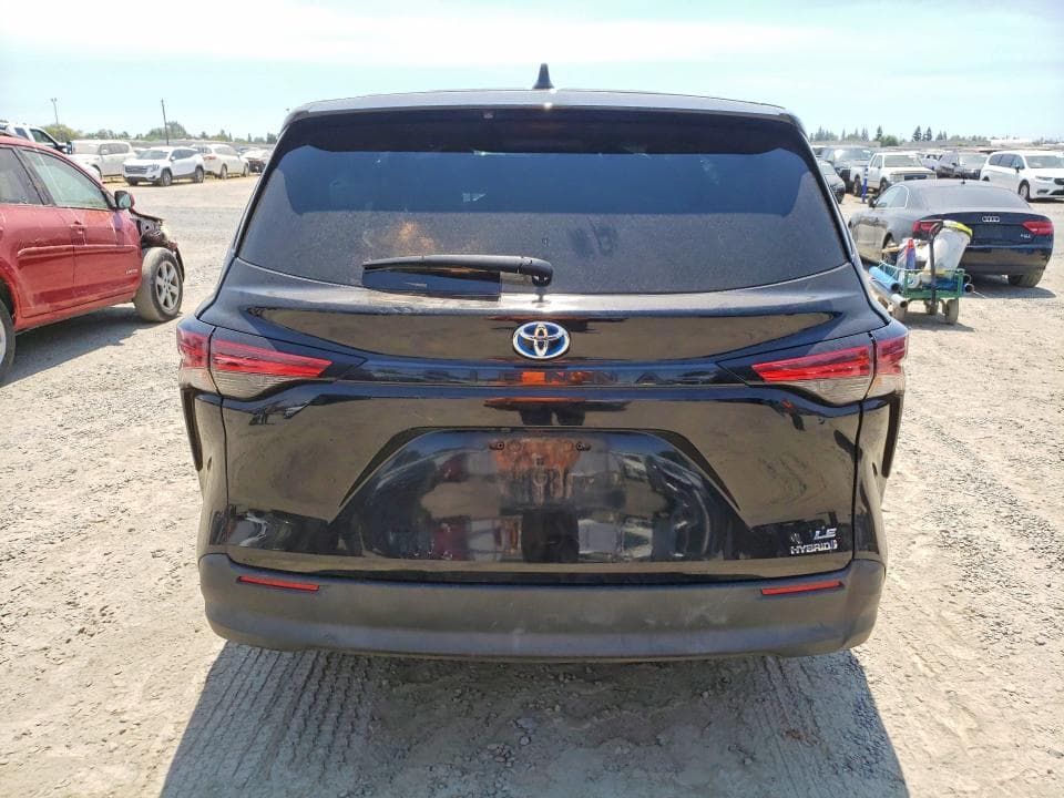 2022 TOYOTA SIENNA LE 6