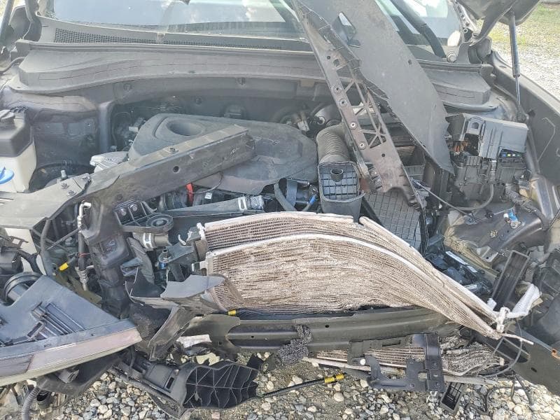 2019 HYUNDAI SANTA FE SE 12