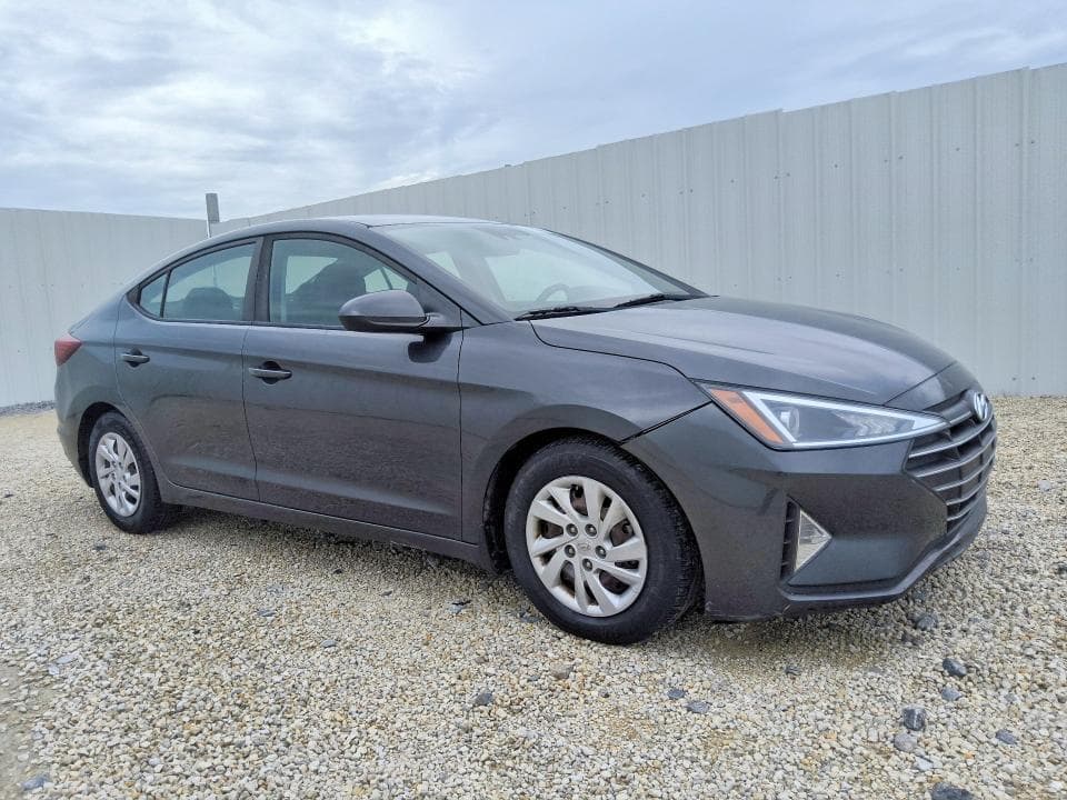 2020 HYUNDAI ELANTRA SE 4