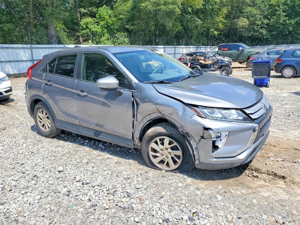 2019 MITSUBISHI ECLIPSE CROSS ES 4