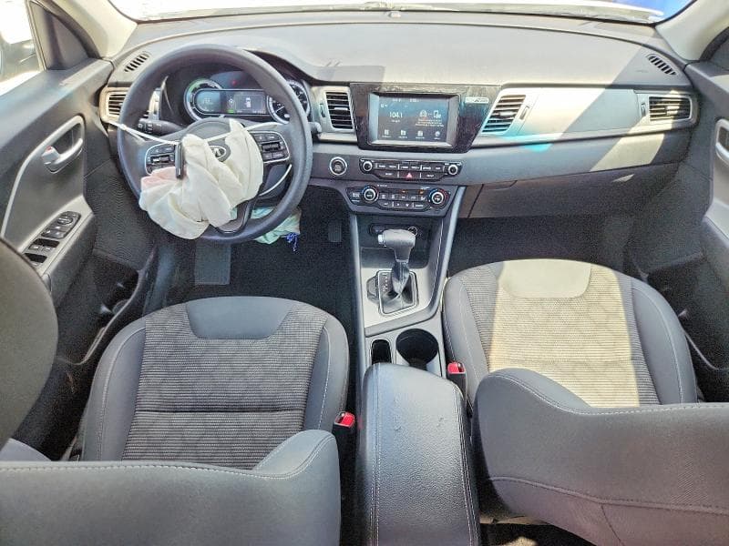 2018 KIA NIRO LX 8