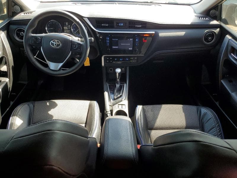 2018 TOYOTA COROLLA SE 8