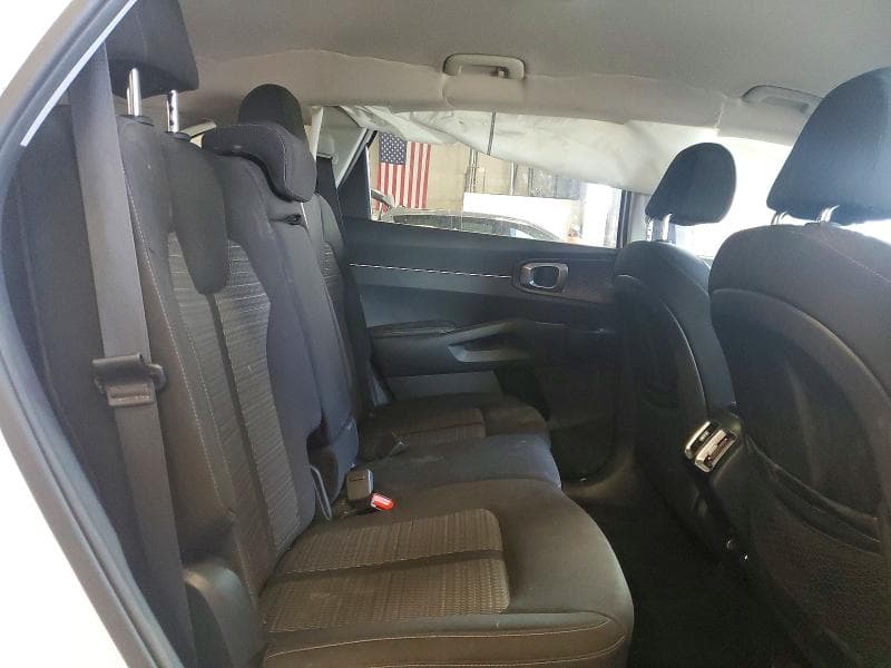 2023 KIA SORENTO LX 11