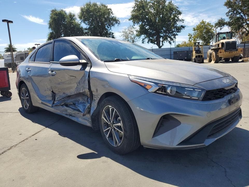 2023 KIA FORTE LXS 4