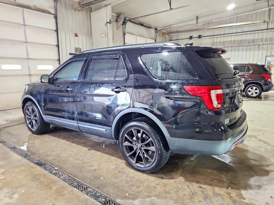 2017 FORD EXPLORER XLT 2