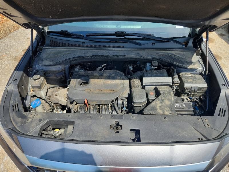 2019 HYUNDAI SANTA FE SE 11