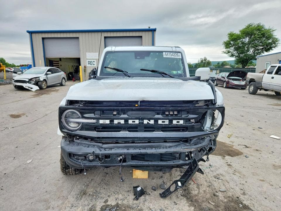 2024 FORD BRONCO OUTER BANKS 5