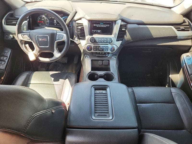 2017 GMC YUKON SLT 8