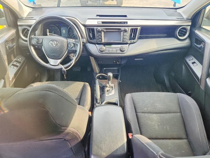 2017 TOYOTA RAV4 XLE 8