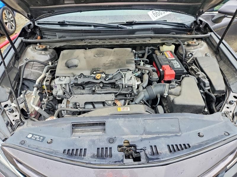 2018 TOYOTA CAMRY SE 11