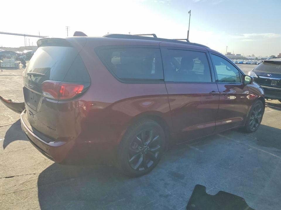 2019 CHRYSLER PACIFICA LIMITED 3