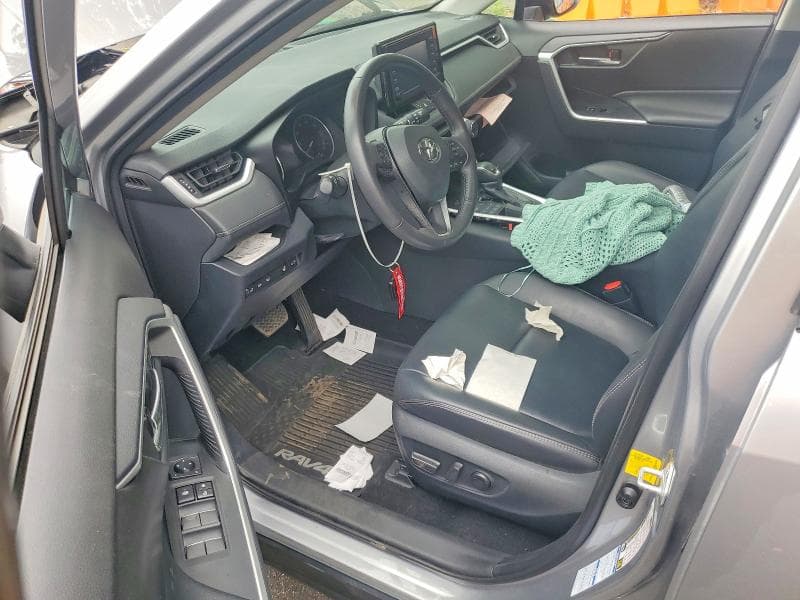 2019 TOYOTA RAV4 XLE PREMIUM 8