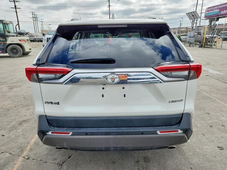 2019 TOYOTA RAV4 LIMITED 6