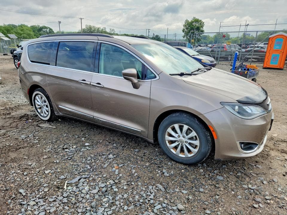 2017 CHRYSLER PACIFICA TOURING L 4