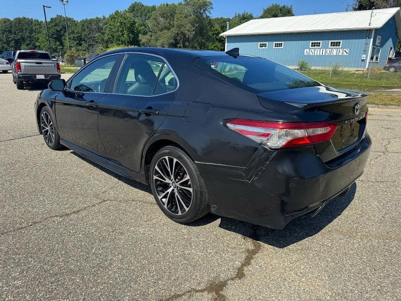 2019 TOYOTA CAMRY SE 3