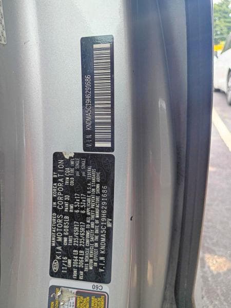 2017 KIA SEDONA L 10