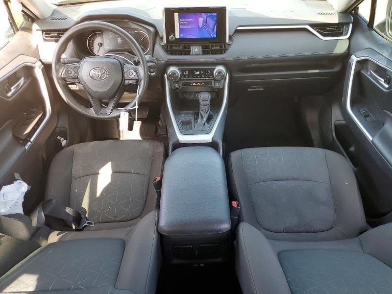 2023 TOYOTA RAV4 XLE 8