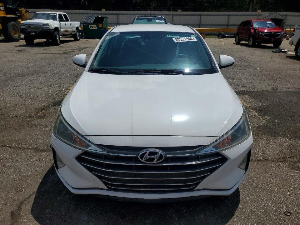 2020 HYUNDAI ELANTRA SE 5