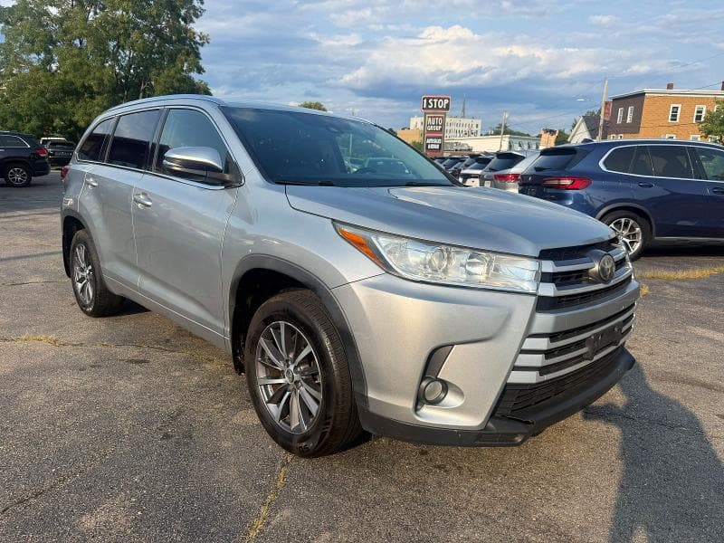 2017 TOYOTA HIGHLANDER XLE 4
