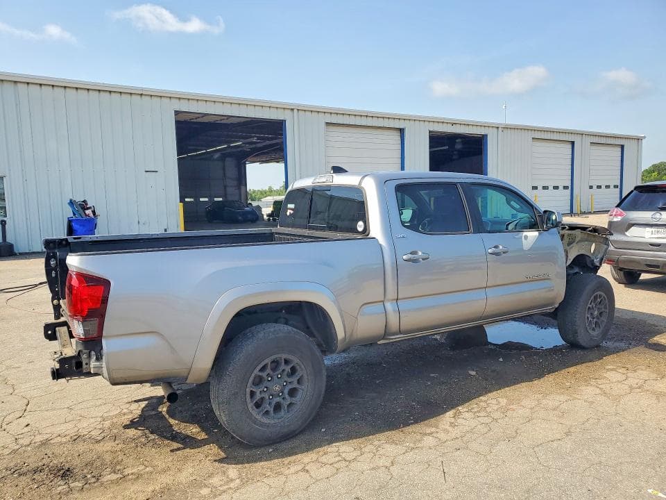 2020 TOYOTA TACOMA SR5 V6 3