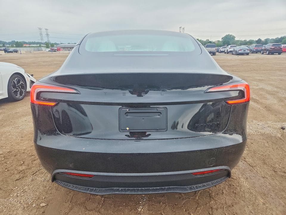 2026 TESLA MODEL 3 6