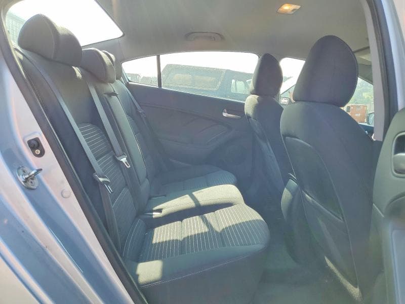 2017 KIA FORTE LX 10