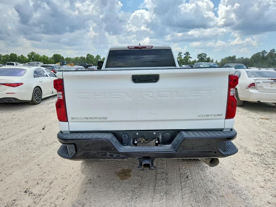 2025 CHEVROLET SILVERADO K2500 CUSTOM 6