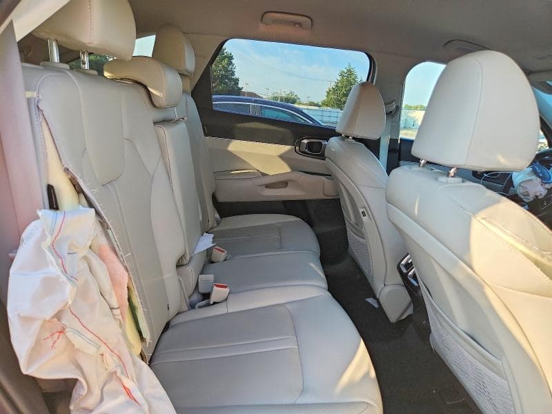 2025 KIA SORENTO S 11