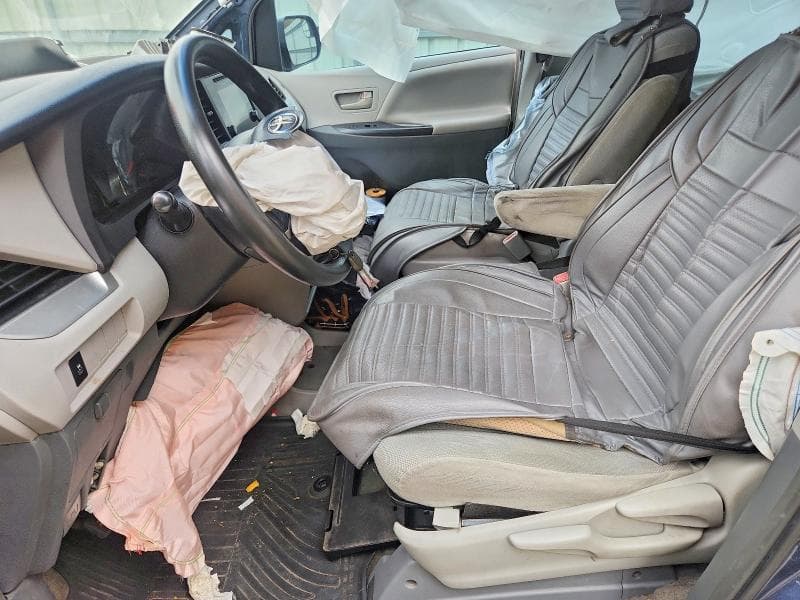 2017 TOYOTA SIENNA L 7-PASSENGER 7