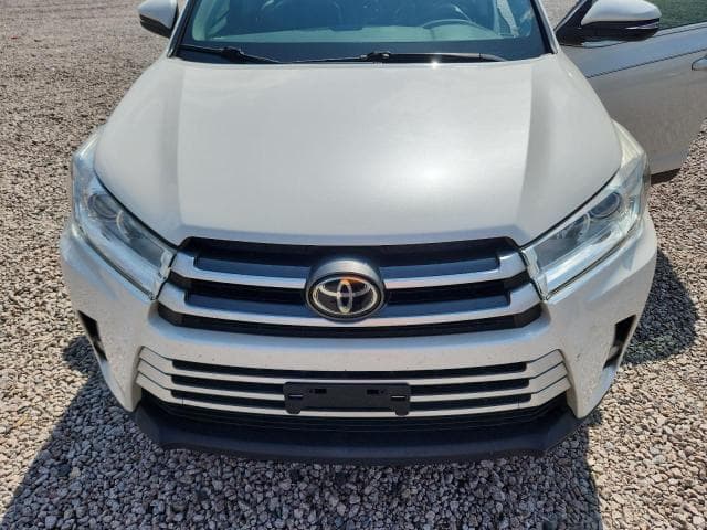 2019 TOYOTA HIGHLANDER XLE 12