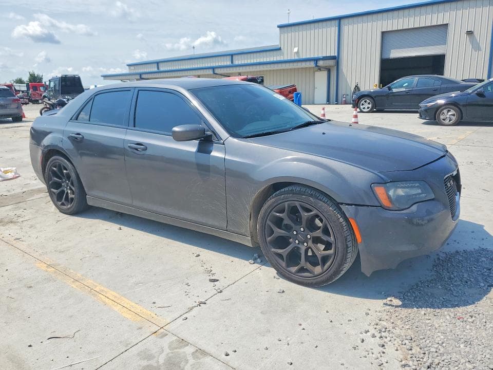 2018 CHRYSLER 300 S 4