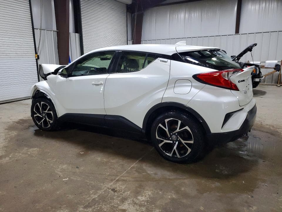 2020 TOYOTA C-HR XLE 2