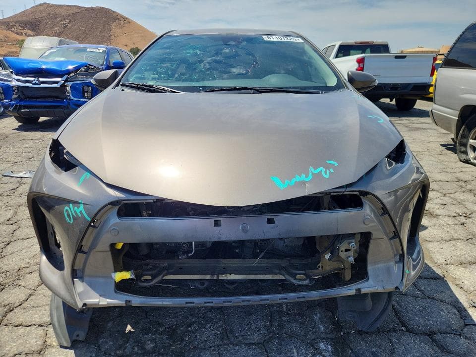2017 TOYOTA COROLLA SE 5