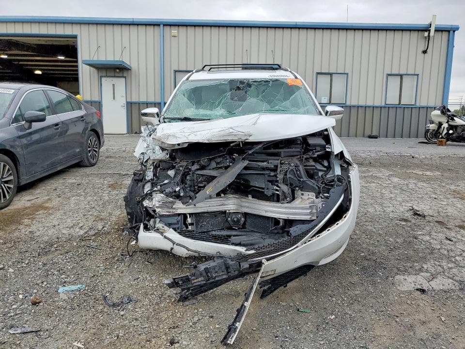 2017 CHRYSLER PACIFICA LIMITED 5
